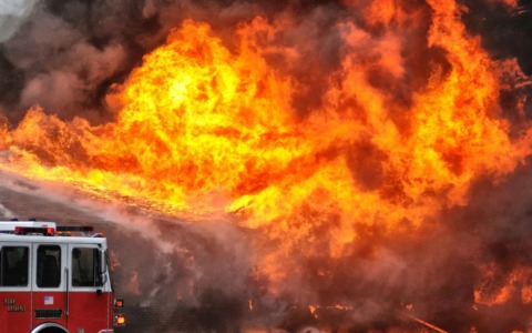Fiamme al campo volo di Pianfei, distrutti tre microaerei